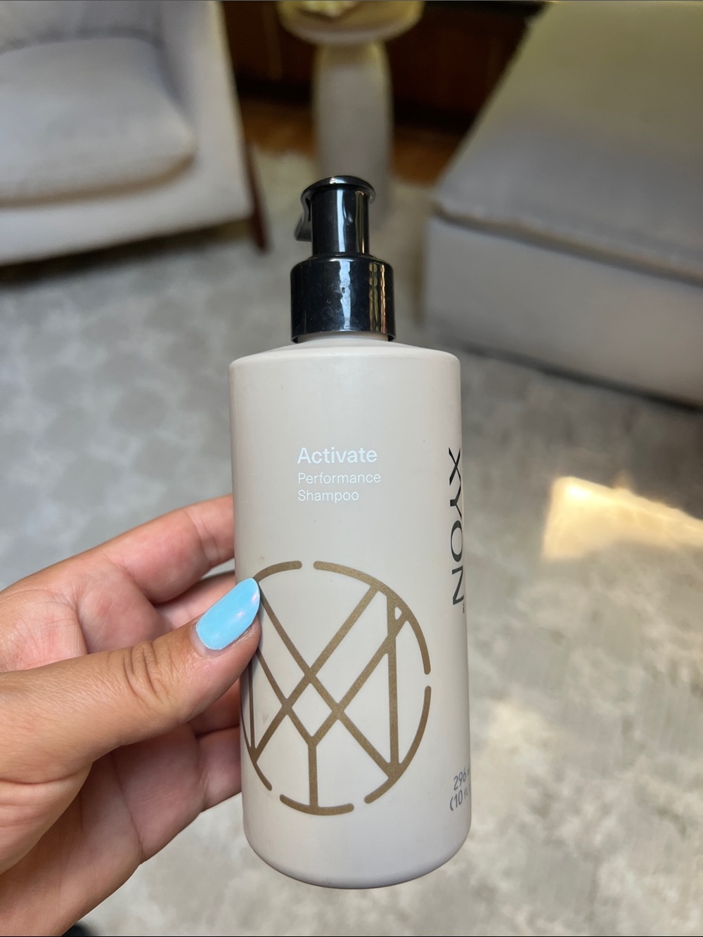 NOXY Activate Performance Shampoo — White & Gold Bottle